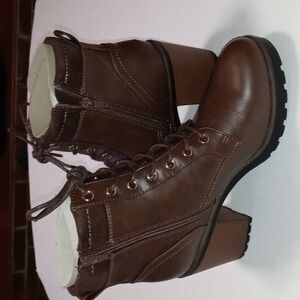 NIB Eva & Zoe combat boots size 9M